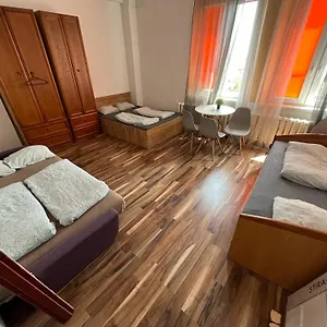 In Old Town Apartamento